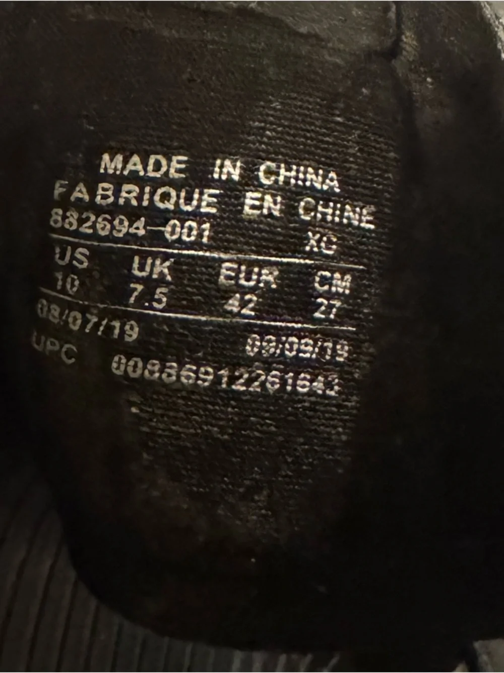 Nike women’s Black and White Velcro Sport Sandals - Picture 3 of 4